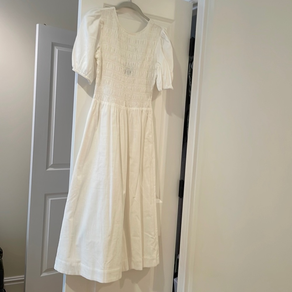 White puff sleeve midi dress